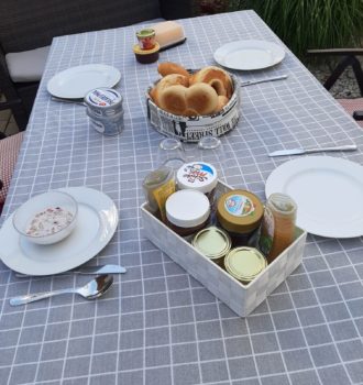 Frühstück auf der Terrasse