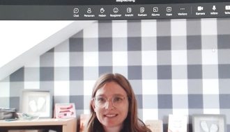 Daniela Koster im online Meeting