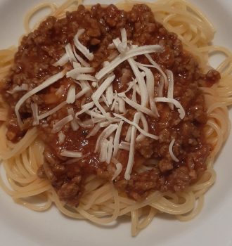 Teller mit Spaghetti Bolognese
